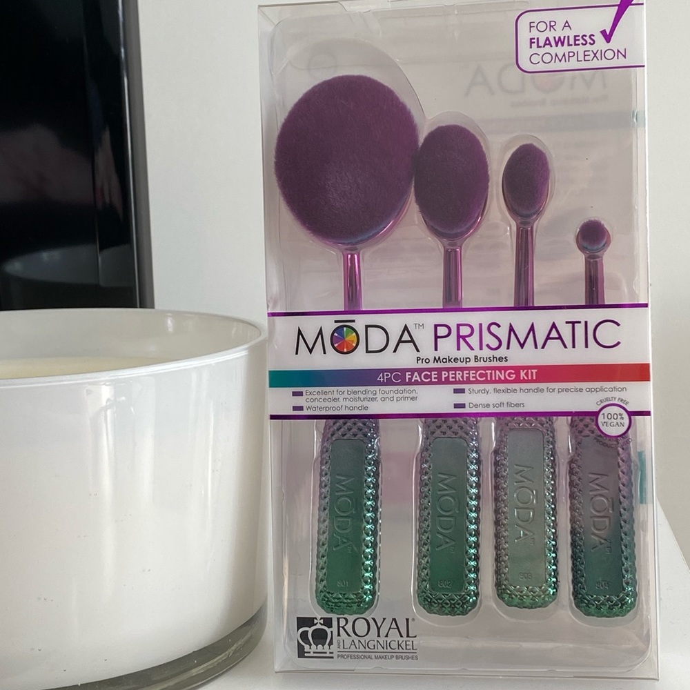 Moda Prismatic Makeup Brush Set